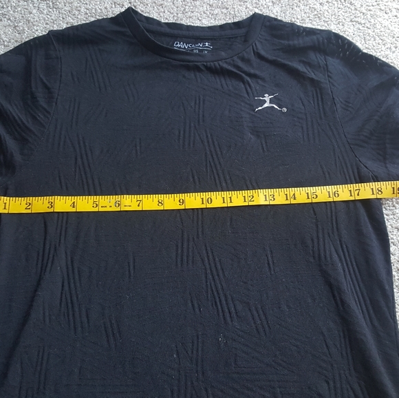 (2/$25) Danskin semi-sheer geometric pattern workout top - Picture 6 of 6